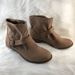 Dream Out Loud By Selena Gomez Tan Boots Size 11